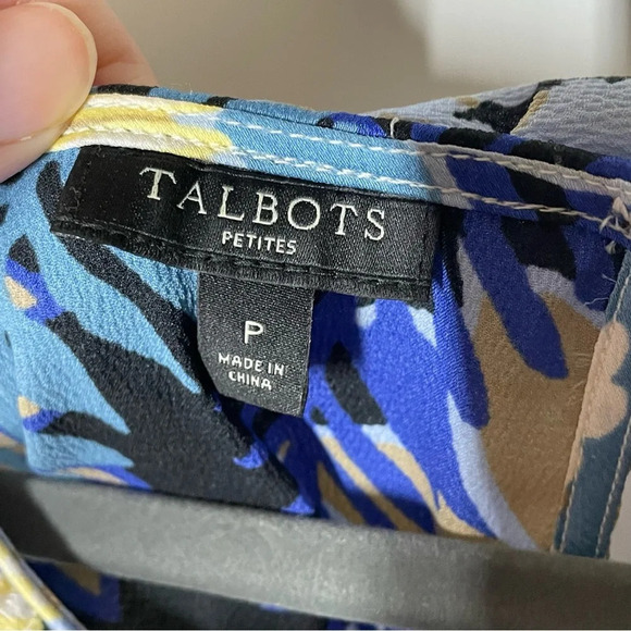 Talbots Floral Ruffle Neckline Tank Blouse Size Petite - Picture 3 of 9